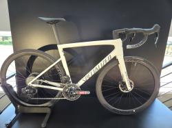 SPECIALIZED Tarmac SL8 SRAM Force AXS E1 - Gloss Dune White / Black Pearl Over Ashen